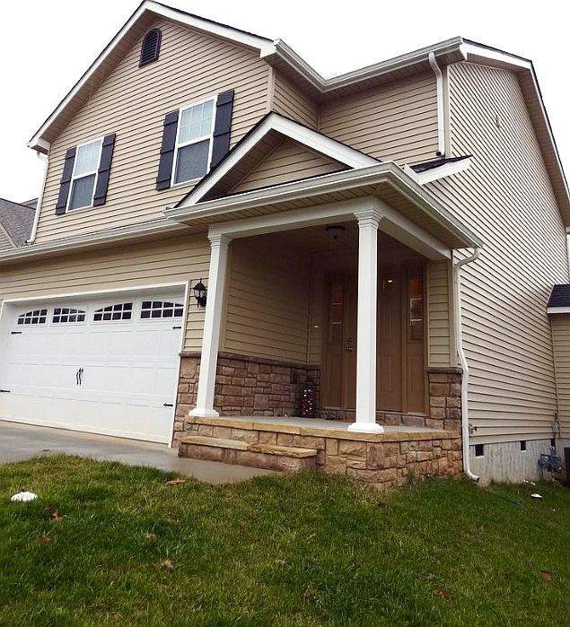 1st image of 819 Lightfoot Way