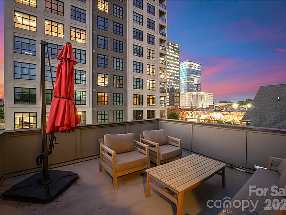 5th image of 211 Doggett St