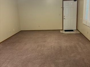 1807 University Drive Cir #8, Kearney, NE 68845