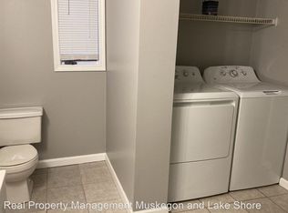 17233 Franklin Ave #B, Spring Lake, MI 49456