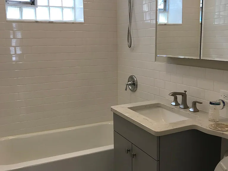7361 N Hoyne Ave #2 — Photo 12