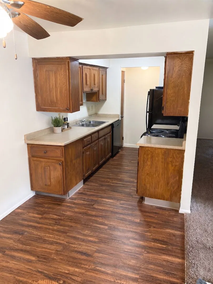 Forest Place Apartments — Photo 2