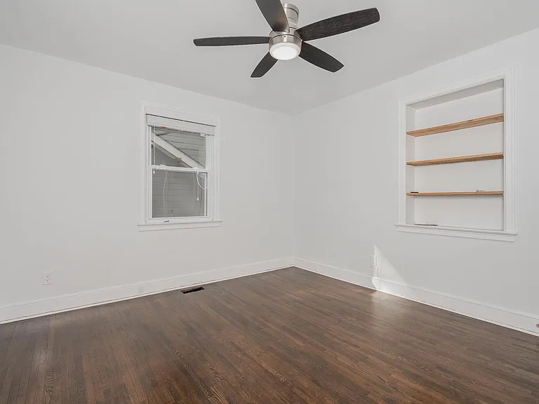 800 McDonald Ave — Photo 5
