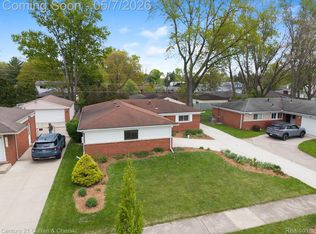 30238 S Stockton Dr, Farmington Hills, MI 48336
