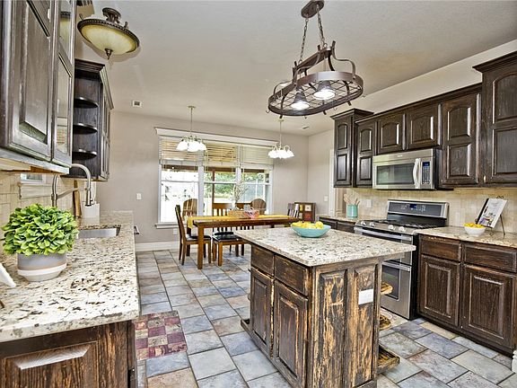 5th image of 8395 Windsong Ln