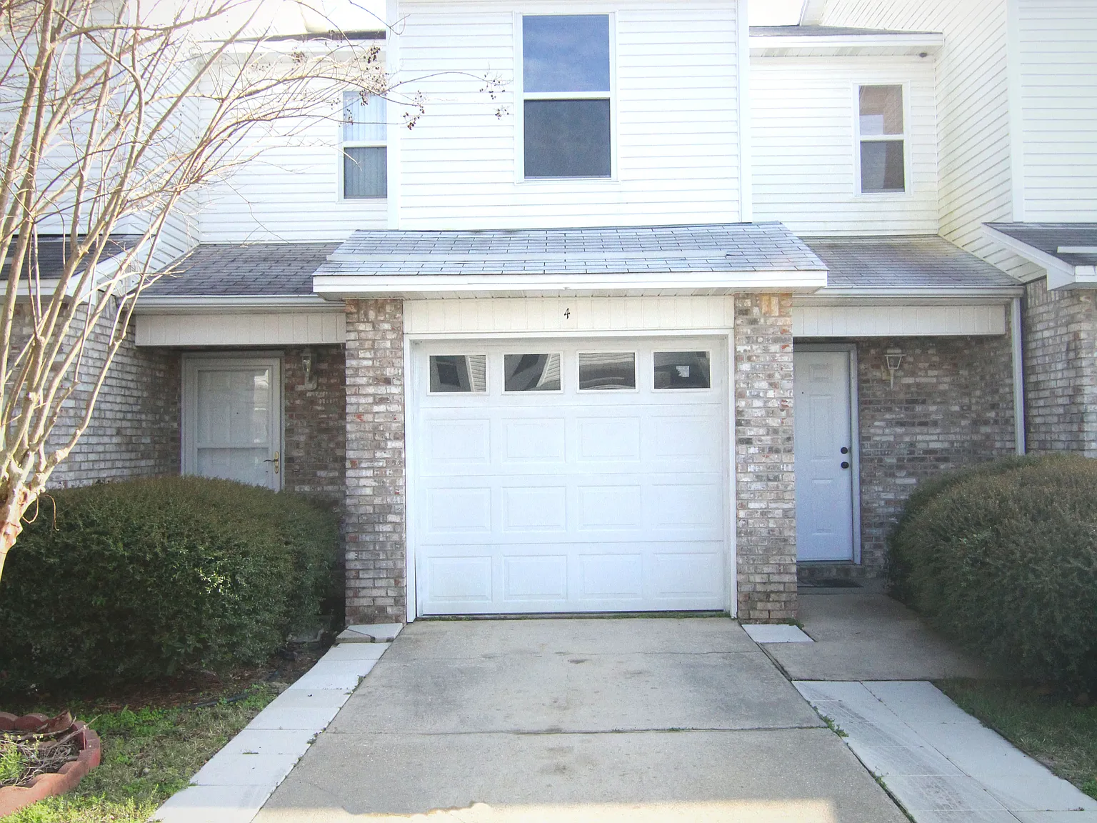 2 bed, 2.5 bath, 1100 sqft, $1,750 — Photo 1