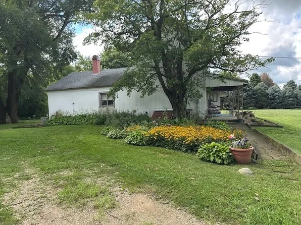 866 Paw Rd, Paw Paw, IL 61353