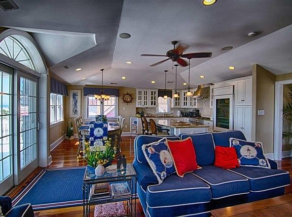 5th image of 2211 Wesley Ave #2