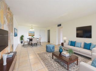 8411 NW 8th St APT 405, Miami, FL 33126