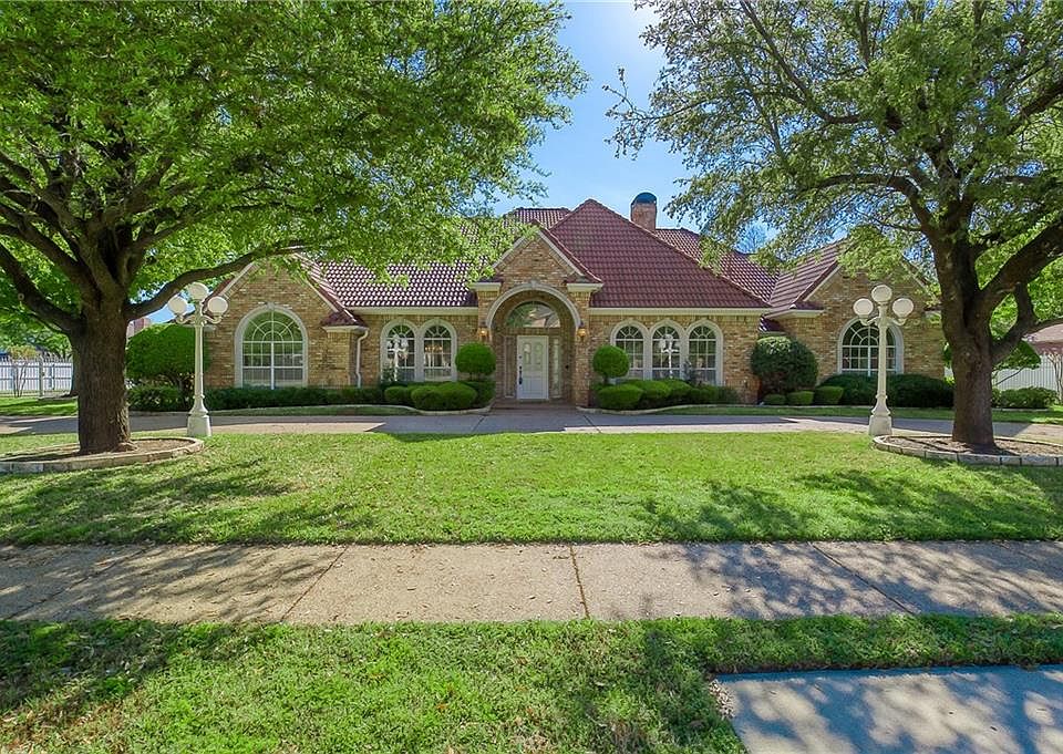 1st image of 4109 Flower Garden Dr
