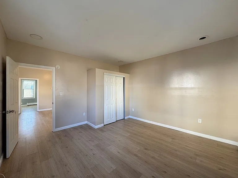 16 Walnut Ter #1A — Photo 4