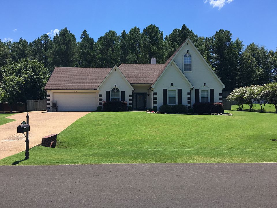1st image of 10423 Lazy Creek Dr