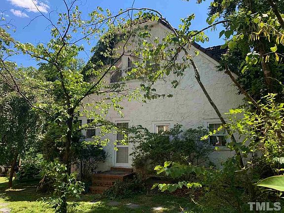 3rd image of 416 Carolina Cir