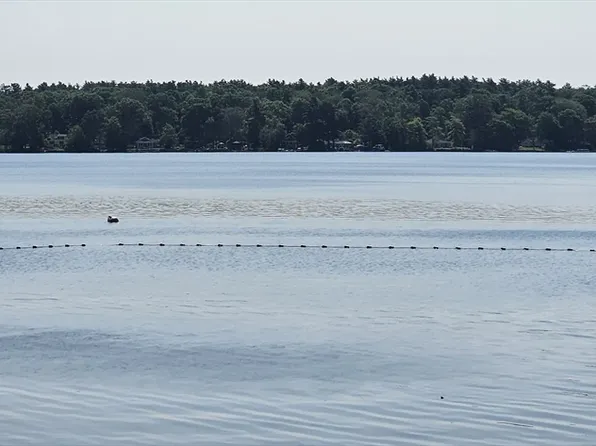 15 Violet St, Lakeville, MA 02347