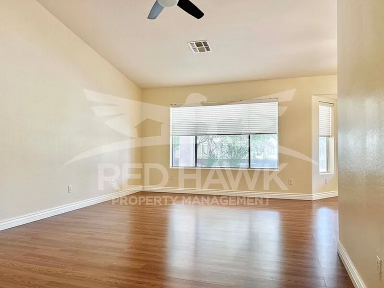 3863 E Linda Ct — Photo 5