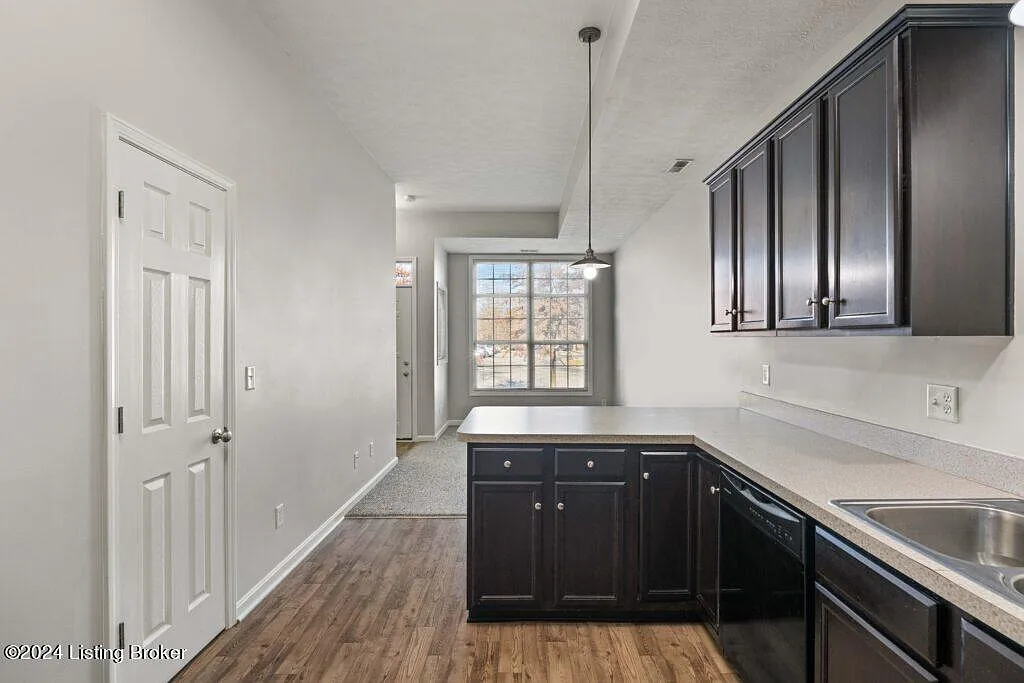 2 bed, 2.0 bath, 1000 sqft, $1,095 — Photo 3
