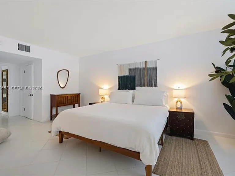 2301 Collins Ave #519 — Photo 43