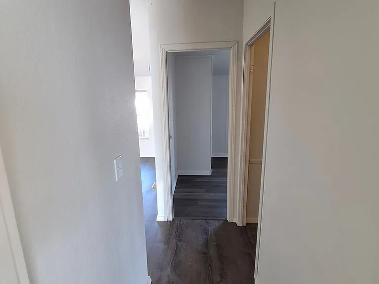 341-343 NW Hemlock Ct — Photo 13