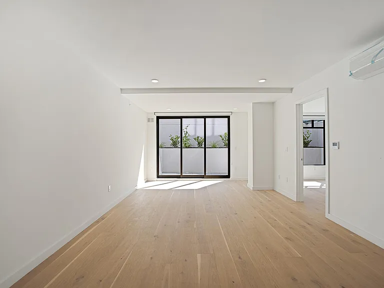 1335 Larkin St #203 — Photo 6