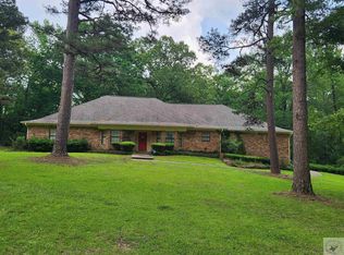 717 Woodland Lake Dr, Atlanta, TX 75551