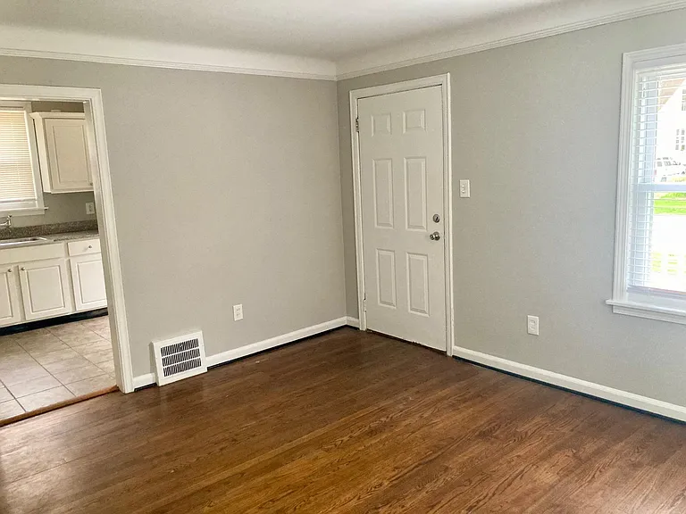 379 Channing St — Photo 3