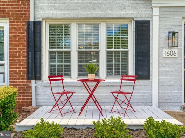 1606 Woodbine St, Alexandria, VA 22302