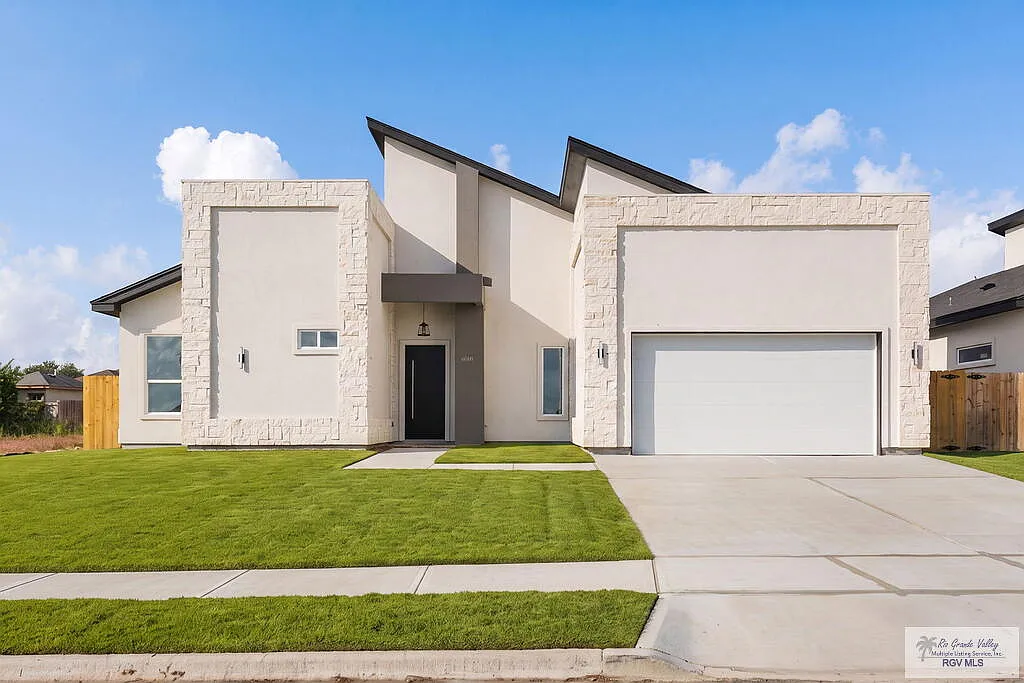 4 bed, 3.0 bath, 2070 sqft, $3,100 — Photo 1