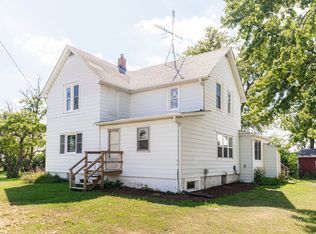 245 S Somonauk Rd, Cortland, IL 60112
