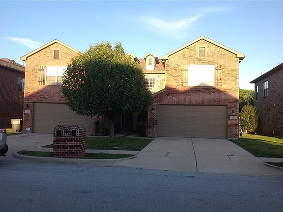 3rd image of 196 Castleridge Dr #B