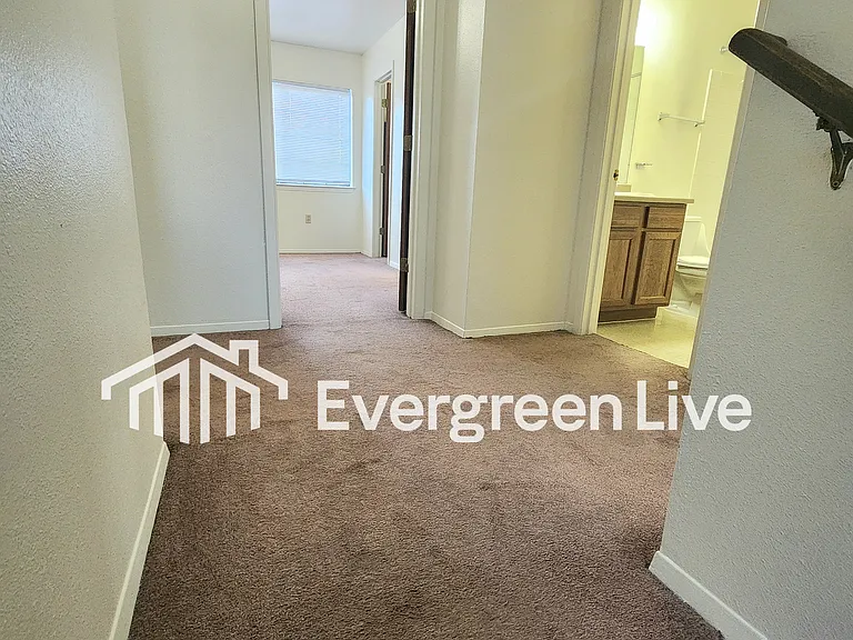 124 Crusader Ct — Photo 14