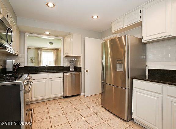 4th image of 868 Woodland Dr
