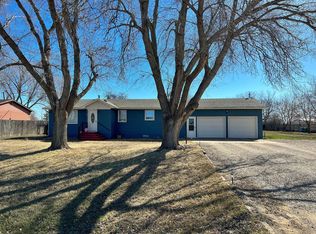582 Custer Ave NE, Huron, SD 57350