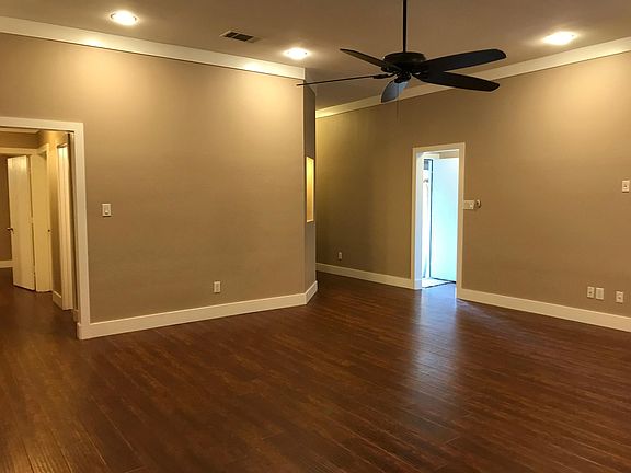 5th image of 1605 Cancun Dr