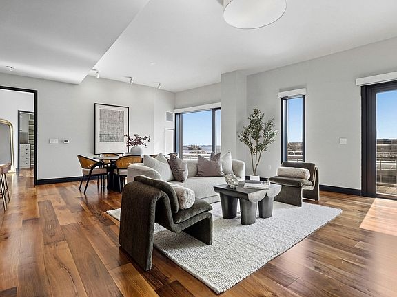 4th image of 300 Pier 4 Blvd #Phj