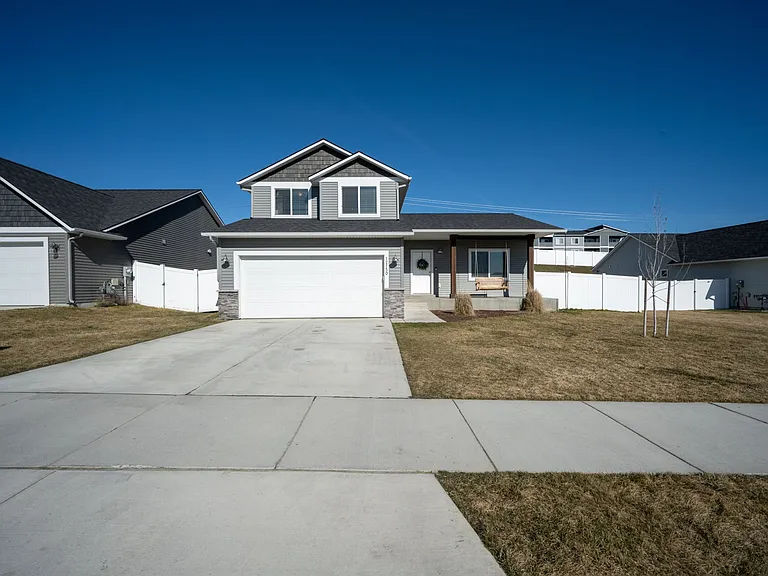 12750 N Cavanaugh Dr — Photo 1