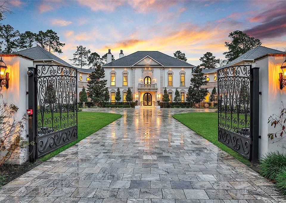 2nd image of 23 Grand Regency Cir