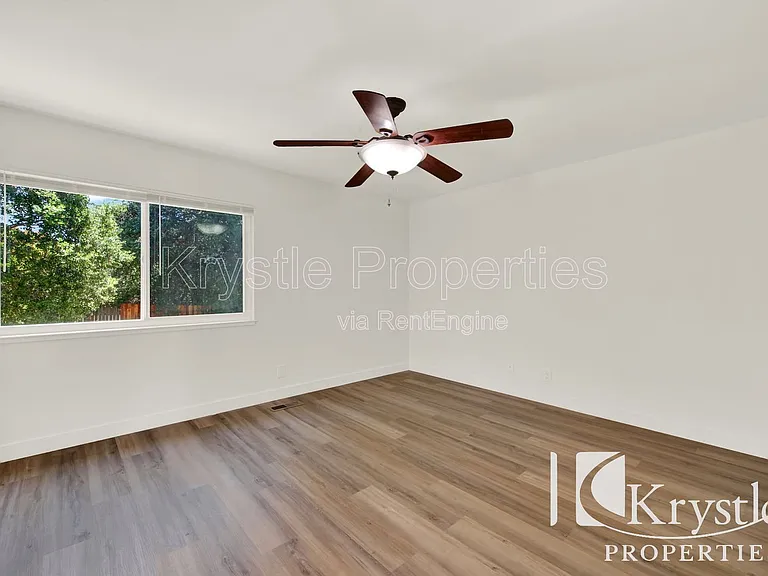 319 Aragon St — Photo 12