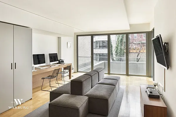 Sold by Warburg | media 36