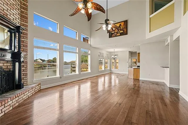 4 bed, 3.0 bath, 2550 sqft, $2,700 — Photo 3