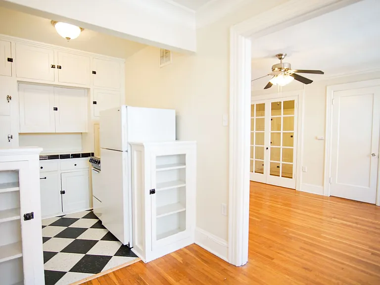2136 NW Johnson St #204 — Photo 2