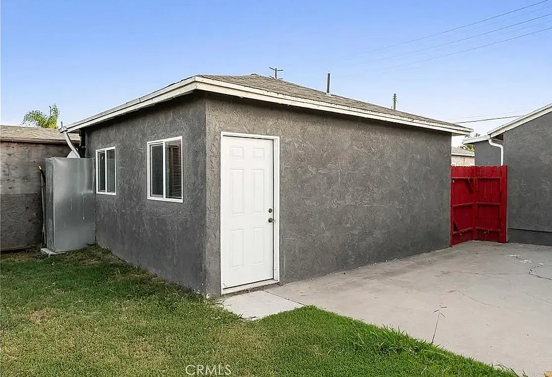 1 bed, 700 sqft, $1,800 — Photo 1