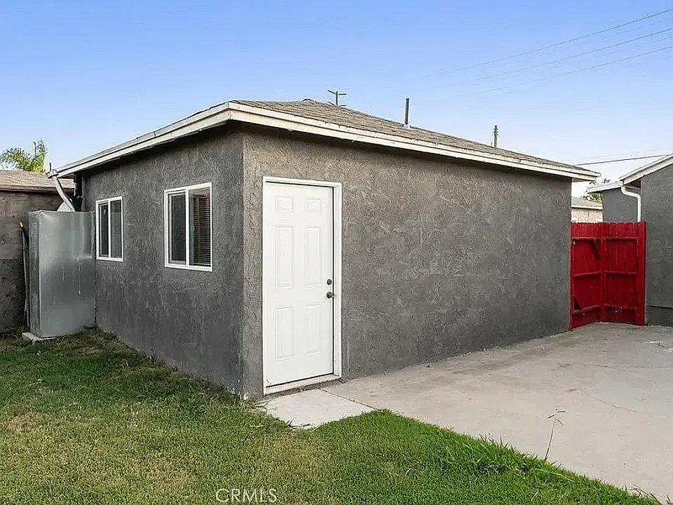 10910 S Burl Ave