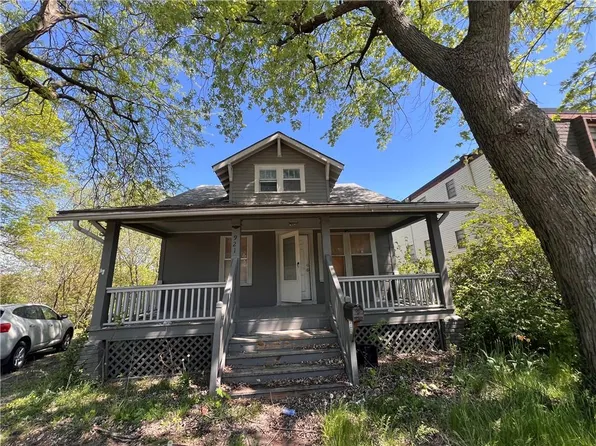 921 S Noland Rd, Independence, MO 64050
