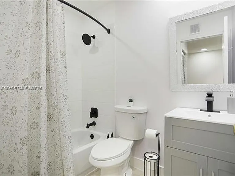 5701 NW 114th Ct #Townhouse 106 — Photo 15