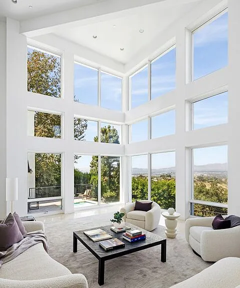 14435 Mulholland Dr — Photo 8