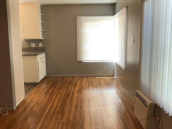 3rd image of 936 W Huntington Dr APT L