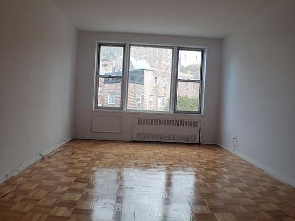 3rd image of 91 E Van Cortlandt Ave #2B