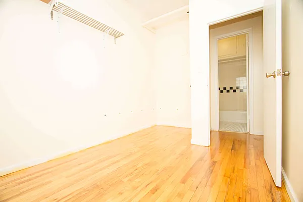 Rented by Nooklyn NYC LLC | media 13