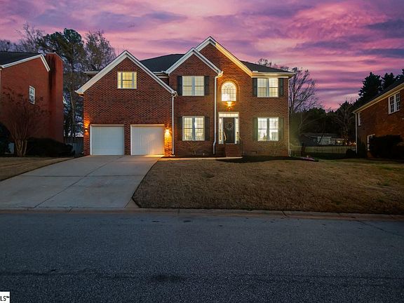 2nd image of 12 Bentley Way