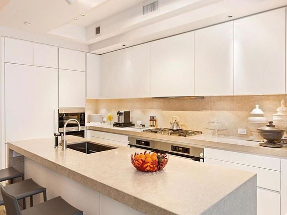 4th image of 404 Park Ave S APT 9D